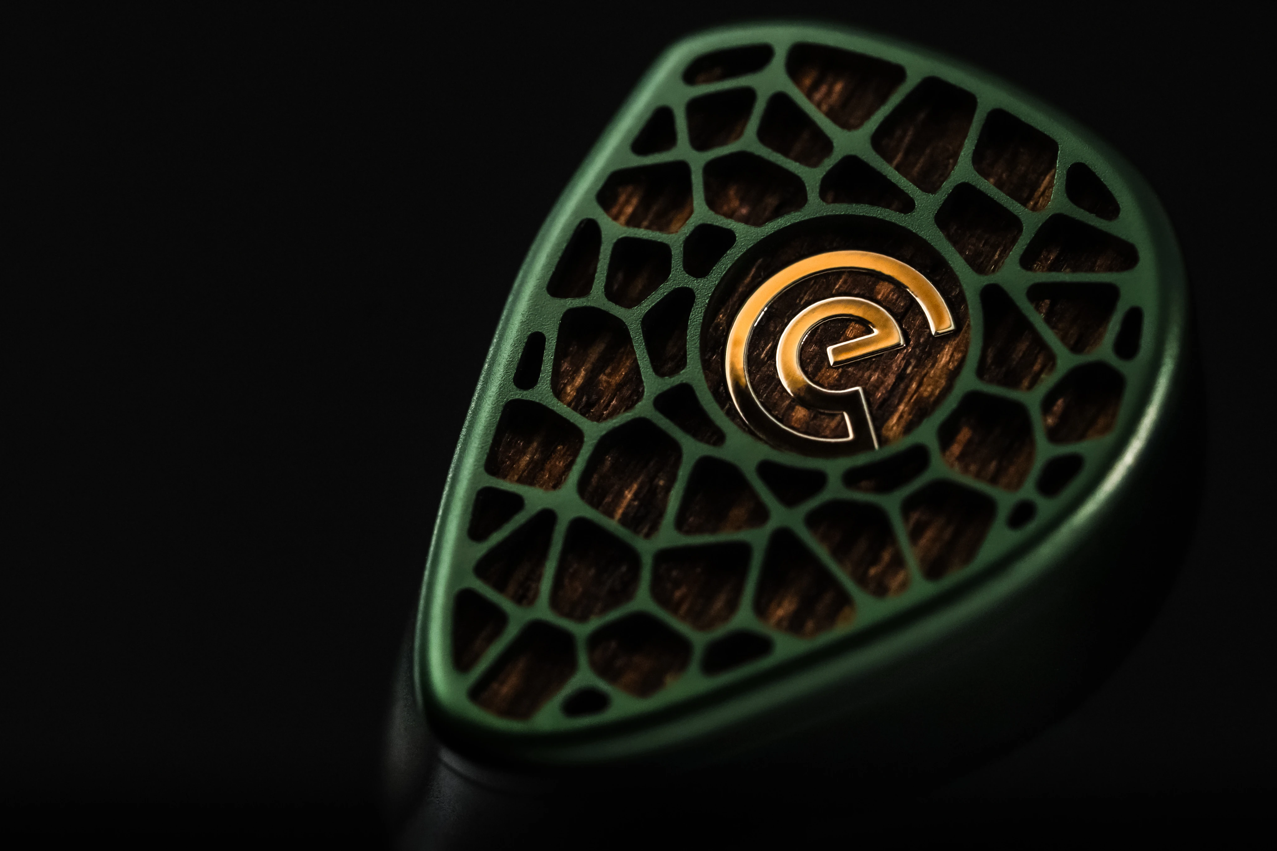 Leszy faceplate with natural Polish wood inlay and gold logo